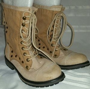 Roxy Surf Canvas Boots Sz 6.5 Concord Lace up Tan